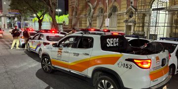 Homem é preso após assalto com faca no Centro de Niterói e responde por roubo qualificado