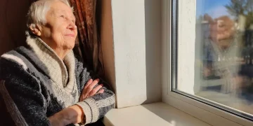 Demografia brasileira revela envelhecimento, crescimento racial e desigualdades em acesso a serviços