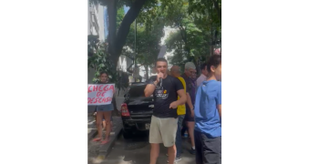 Moradores do Flamengo protestam contra má gestão e problemas no Condomínio Nair