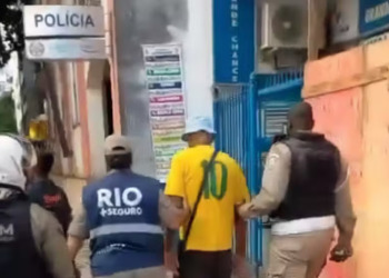 Homem argentino de 67 anos é preso por injúria racial em supermercado de Copacabana