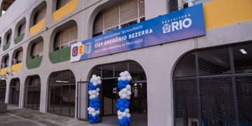 Prefeitura do Rio inaugura ginásio com ensino inovador na Penha, ampliando oferta para 523 alunos