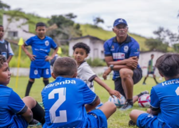 Instituto Karanba realiza oficina de goleiros com ex-membro do projeto em homenagem ao Dia do Goleiro