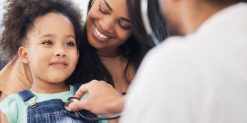 Câmara do Rio aprova direito de acompanhante durante internação de crianças atípicas