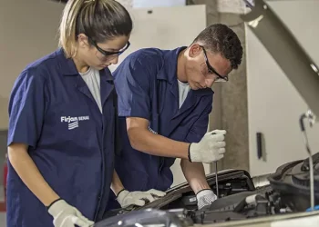Firjan Senai oferece 11.628 vagas gratuitas em cursos técnicos em todo o Rio de Janeiro