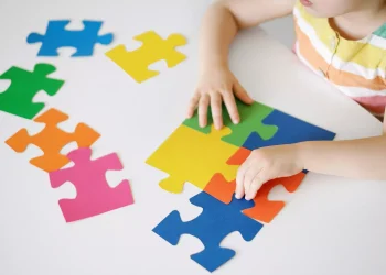 Governo reforça assistência ao autismo no Rio com centro especializado e aumento de investimentos