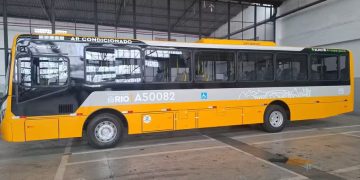 Rio inaugura frota própria de ônibus com controle direto pela prefeitura