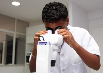 Niterói lança edital para Projetos Educacionais Instituintes focados em ciência para o próximo ano