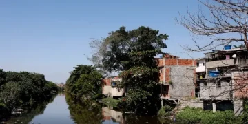 Calor intenso nas favelas do Rio supera dados oficiais e reforça necessidade de intervenções
