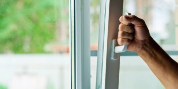 Ventilação cruzada melhora conforto e sustentabilidade em residências e comércios