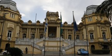 Governador do Rio suspende licitações e contratações em infraestrutura por 30 dias