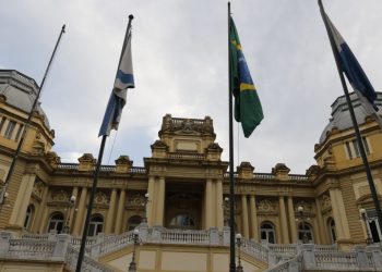 Rio de Janeiro enfrenta crise estrutural de segurança e governança, aponta The Economist