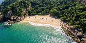 Região oceânica de Niterói possui praias premiadas com água limpa e reconhecimento internacional