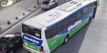 Enguiços provocam retenções e lentidão no trânsito na chegada ao centro do Rio nesta terça-feira