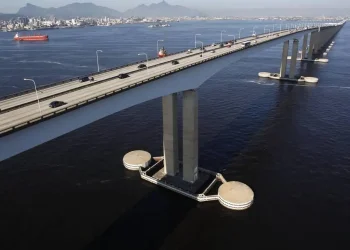 Ponte Rio–Niterói, símbolo da engenharia brasileira, completa 50 anos de conexão e desenvolvimento