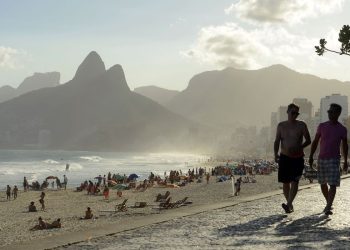 Tempo firme e temperaturas elevadas predominam no Rio até domingo, sem previsão de chuva