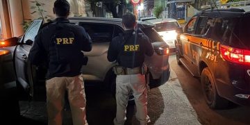 PRF e polícia civil prendem suspeitos por clonagem de veículo roubado e planejaram assalto