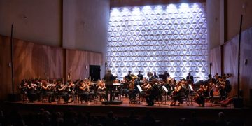 Orquestra da UFRJ realiza concerto na Sala Cecília Meireles com obras de Mozart, Villa-Lobos e Beethoven