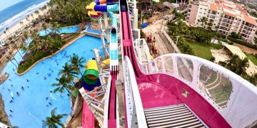 Montanha-russa aquática do Beach Park, no Ceará, conquista recorde mundial com 28 metros