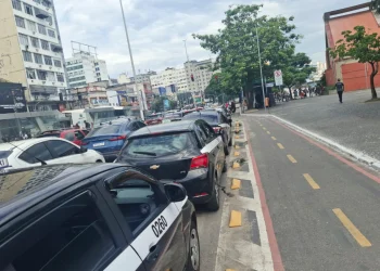 Prefeitura de Niterói inicia fiscalização educativa de táxis não vistoriados para 2025