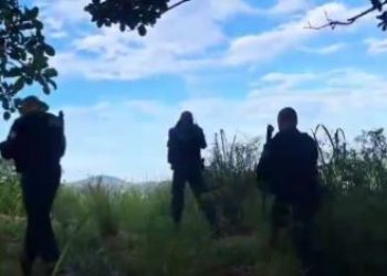 Operação da Polícia Militar busca criminosos no Fonseca, em Niterói, marcado por disputa entre facções