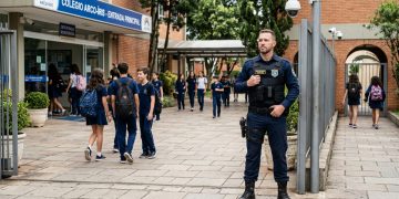 Regulamentação da escolta armada em escolas brasileiras reforça critérios de segurança e legalidade