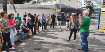 Moradores de Botafogo protestam contra projeto de terminal e reivindicam abertura de rua e sede da PM