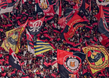 MPRJ recomenda afastamento de torcidas organizadas do Flamengo e Vasco após episódio violento