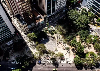 Justiça do Rio suspende licenças para construção de prédio no Buraco do Lume