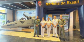 Marinha do Brasil realiza exposição no Rio para divulgar carreira e aviação naval