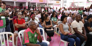 Polo Mangueira oferta 643 bolsas integrais em cursos de graduação para moradores do Morro da Mangueira