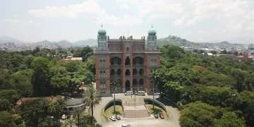 Viajante de Uganda é internado no Rio em investigação de ebola; paciente está estável