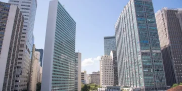 Rio registra crescimento de 5,2% no setor de serviços em março, acima da média nacional