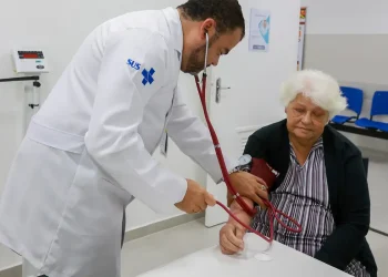 Geração prateada responderá por metade dos gastos com saúde no Brasil até 2044
