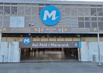 Estação Maracanã passa a se chamar “Rei Pelé/Maracanã” após homenagem aprovada pela Alerj