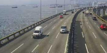 Acidente de moto na Ponte Rio-Niterói provoca interdições e aumento no tempo de viagem