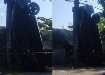 Carro fica em pé após colisão com poste em Guaratiba, na Zona Oeste do Rio