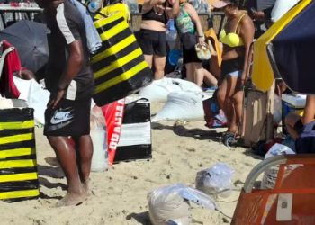 Vendas de “camarotes” de areia em Copacabana para assistir show de Shakira