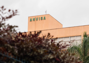 Anvisa suspende venda de medicamentos de Hypofarma, Cimed e fitoterápicos não registrados