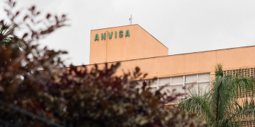 Anvisa suspende venda de medicamentos de Hypofarma, Cimed e fitoterápicos não registrados