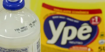 Anvisa mantém suspensão de produtos Ypê com lotes contaminados por bactéria resistente