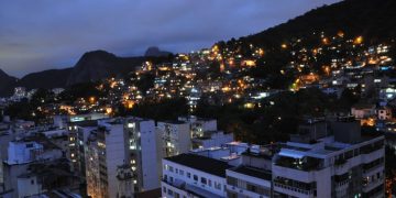 Dois corpos não identificados são encontrados após tiroteio entre facções no Morro da Babilônia
