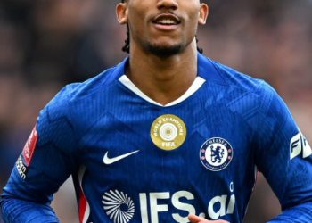 Barcelona tenta acelerar contratação do atacante João Pedro do Chelsea