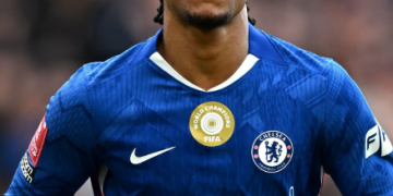 Barcelona tenta acelerar contratação do atacante João Pedro do Chelsea