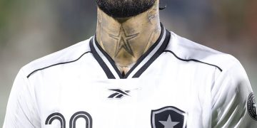 Barboza está próximo de transferência do Botafogo para o Palmeiras