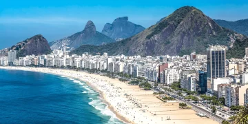 Calor e tempo firme marcam show de Shakira na Praia de Copacabana, cuidados com hidratação são essenciais