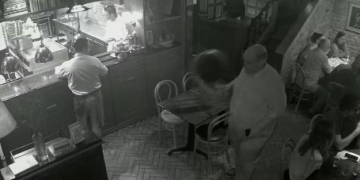 Ed Motta se envolve em confusão em restaurante do Rio após discussão sobre taxa de rolha