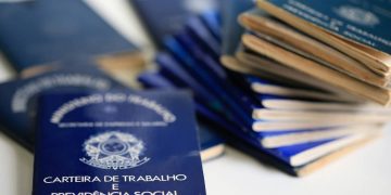 Prefeitura do Rio oferece 2.710 vagas de emprego, incluindo oportunidades para PCD e estágio