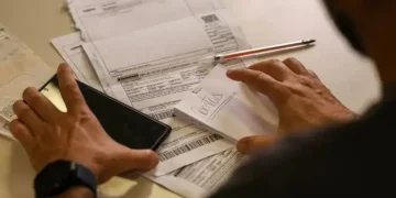 Alerj aprova lei que proíbe alterações automáticas de vencimento de contas no Rio
