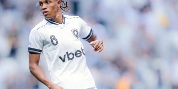 Botafogo afasta Danilo e treina separado em meio a expectativa de transferência