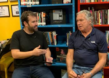 Rondinelli visita biblioteca no Metrô Rio e incentiva leitura entre jovens